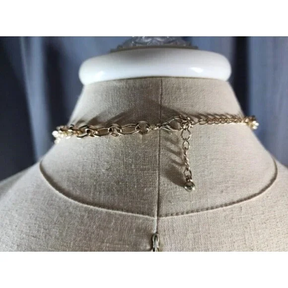 Vintage 1930s-60s faux Gold Chainmail Bib Necklace Draped Mesh Link Statement 18 - Picture 4 of 4